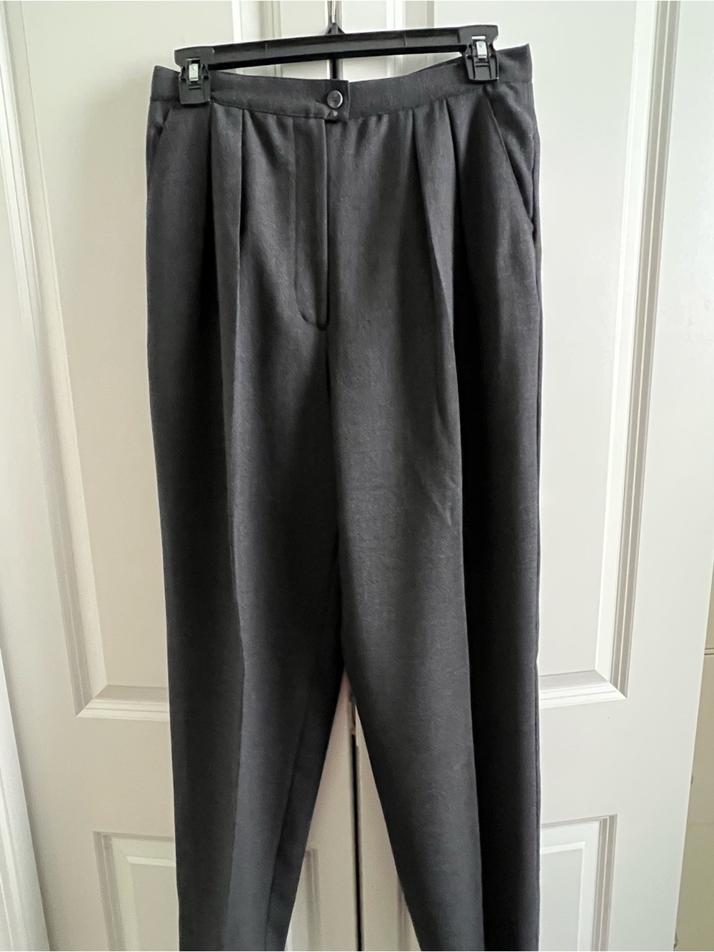 Grey wool pants, high waist, pleated, fully lined